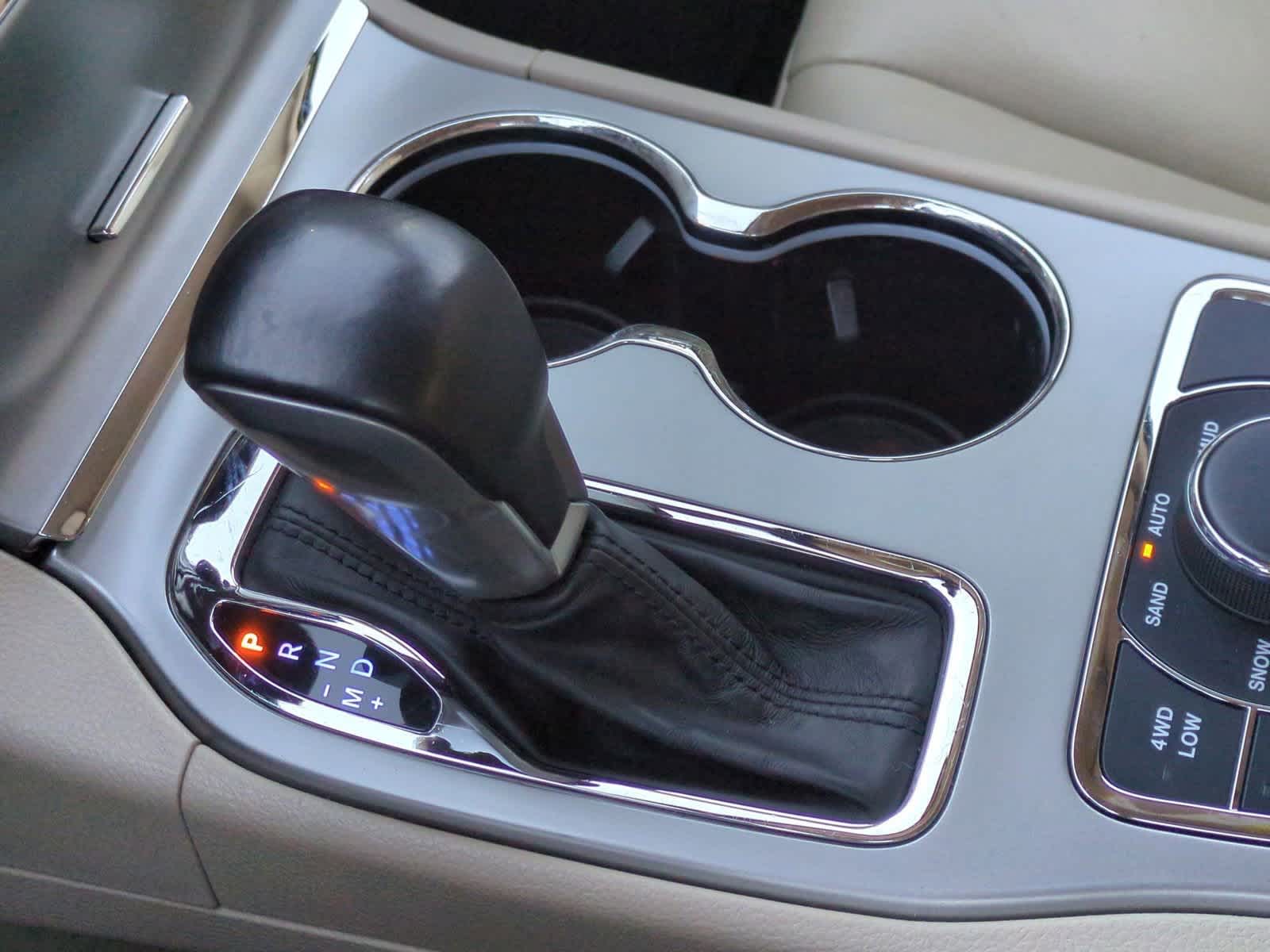 Thumbnail: 2020 Jeep Grand Cherokee - 32