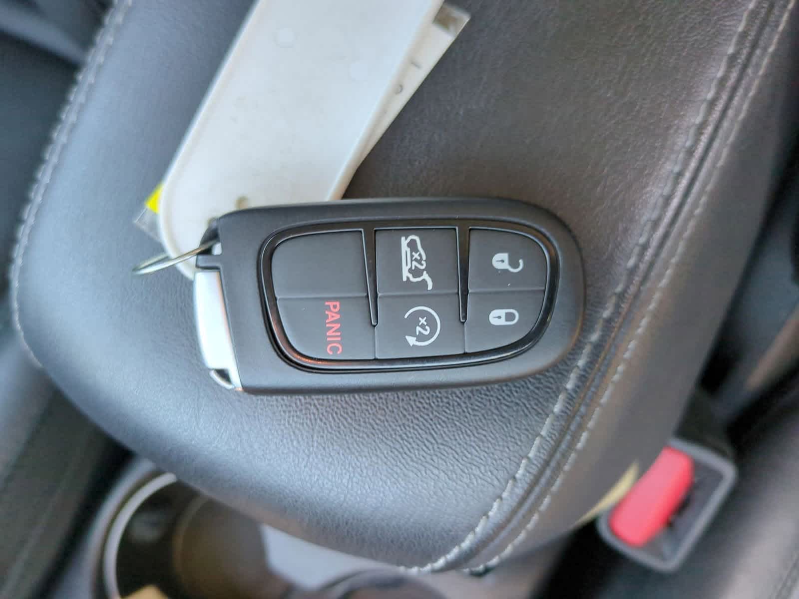 Thumbnail: 2019 Jeep Cherokee - 34