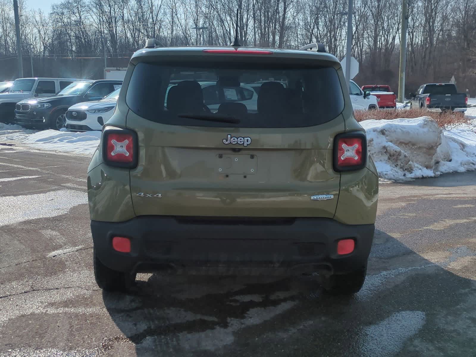 Thumbnail: 2015 Jeep Renegade - 7