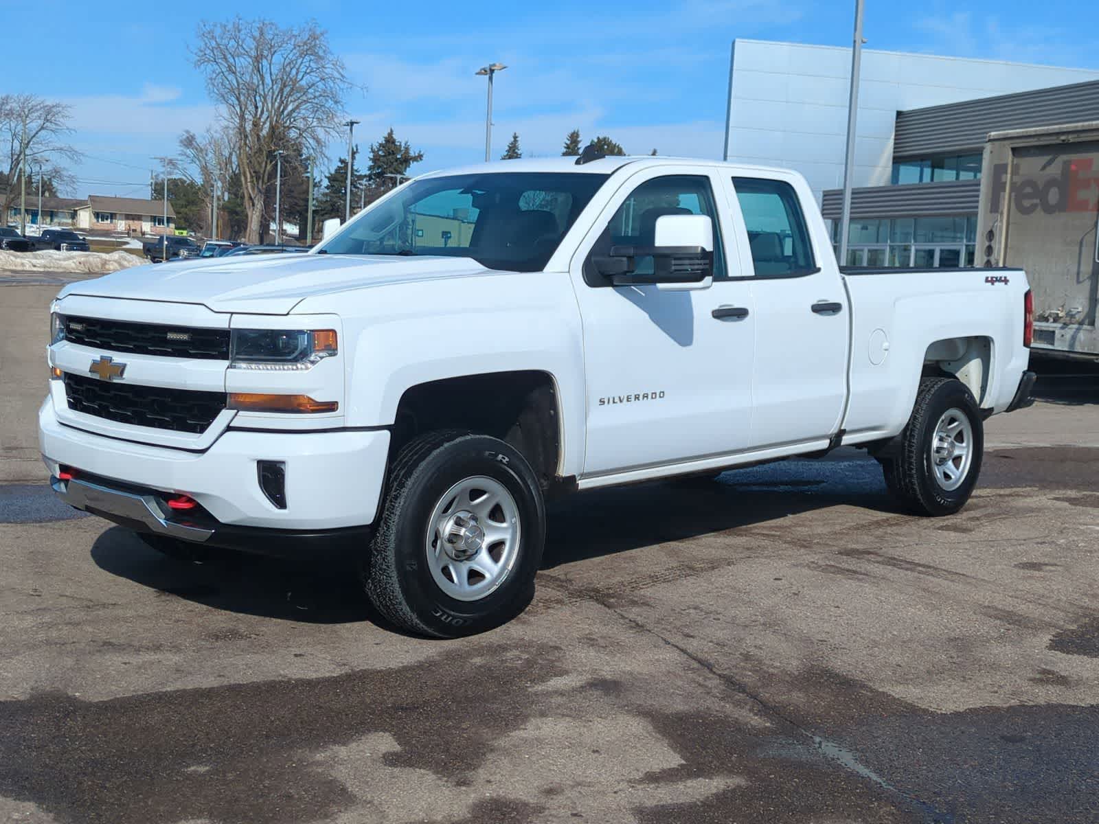 Thumbnail: 2018 Chevrolet Silverado 1500 - 4