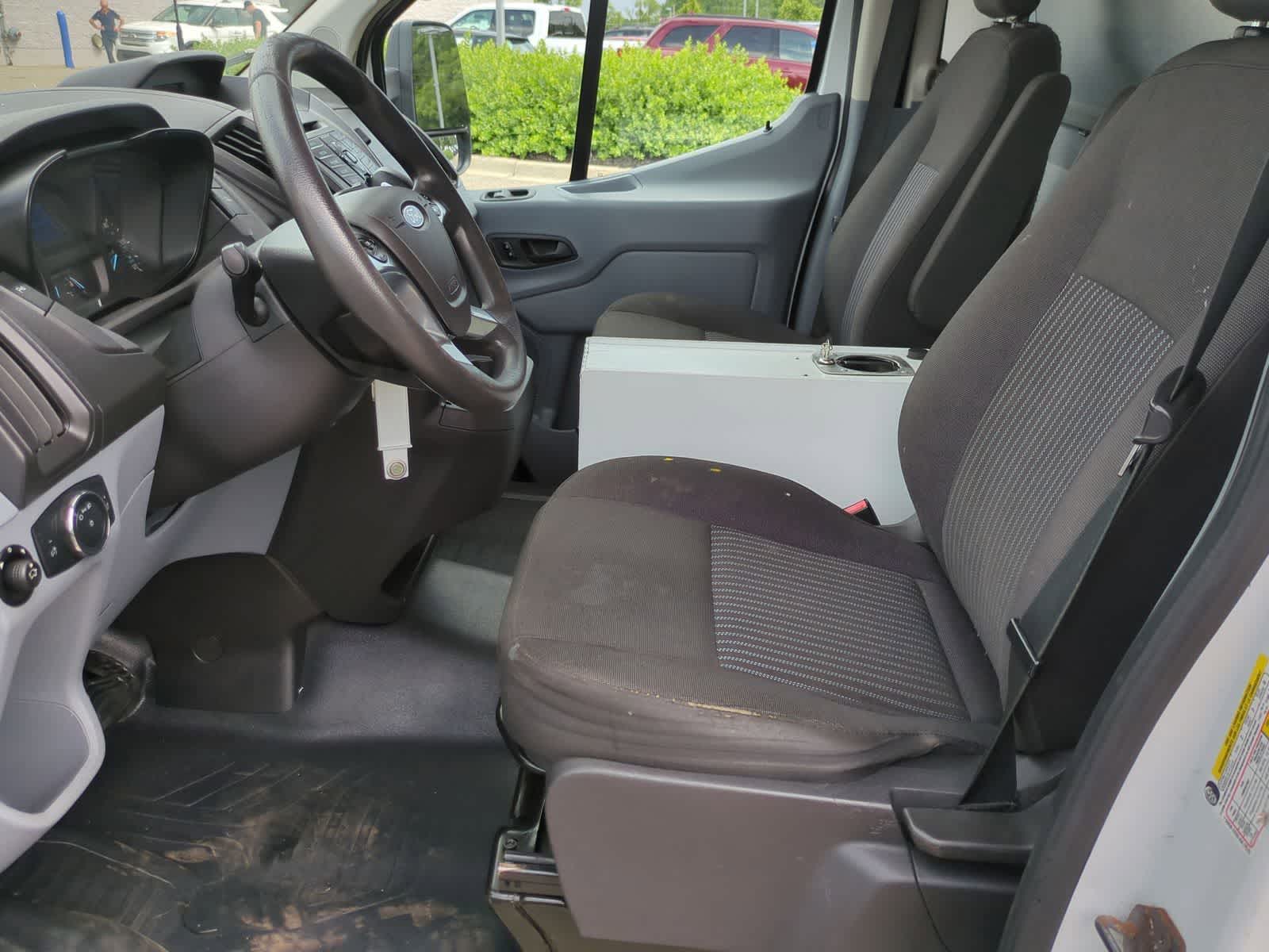 Thumbnail: 2018 Ford Transit Series - 16