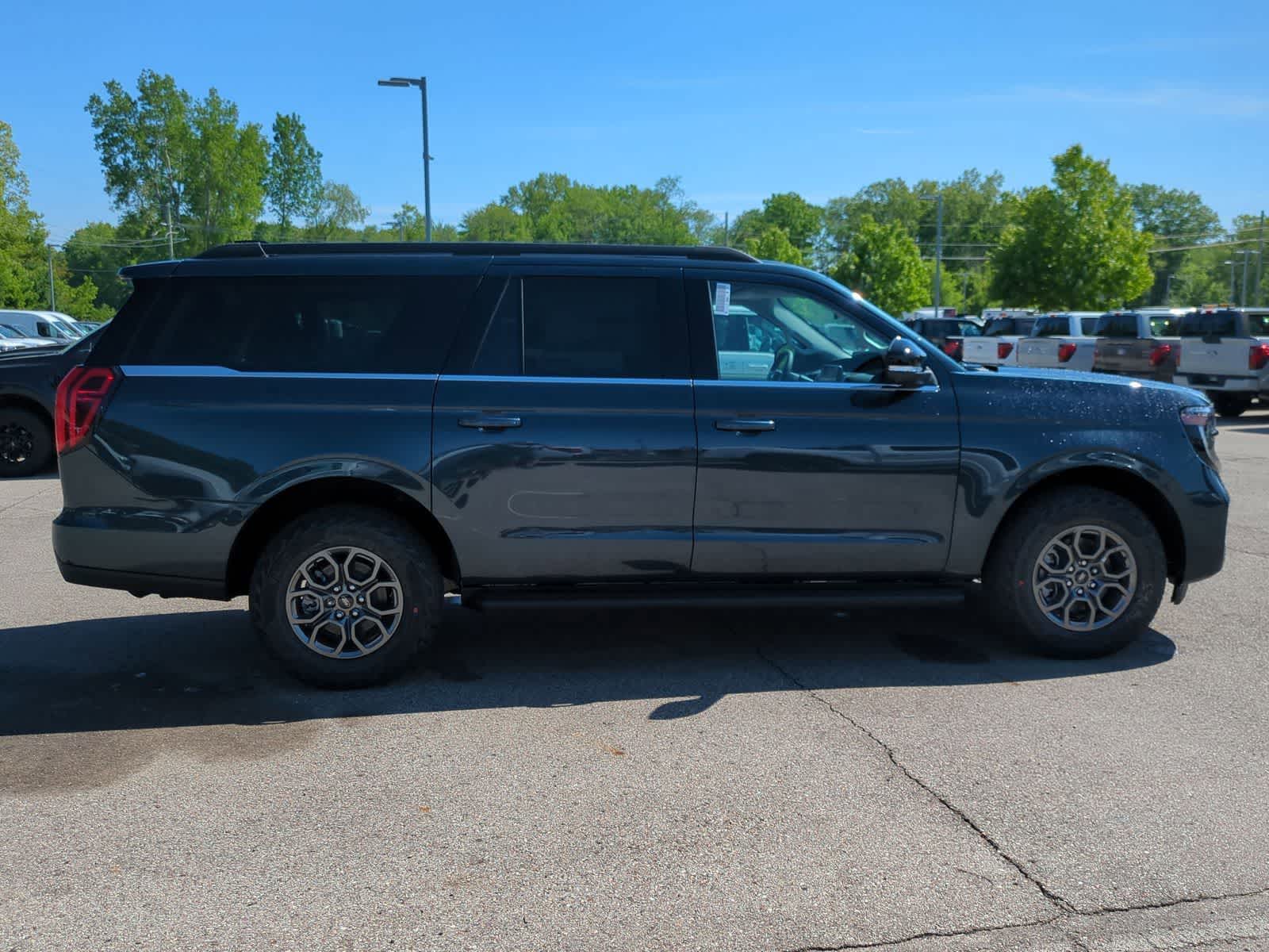 Thumbnail: 2026 Ford Expedition MAX - 9