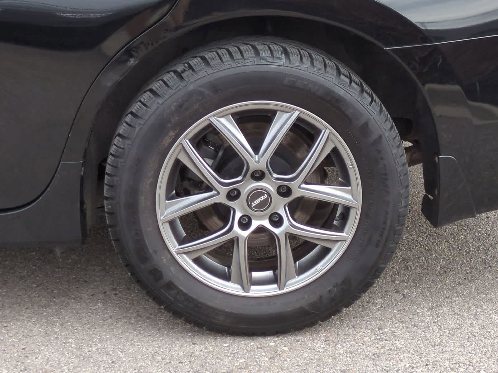 Thumbnail: 2015 Nissan Altima - 14