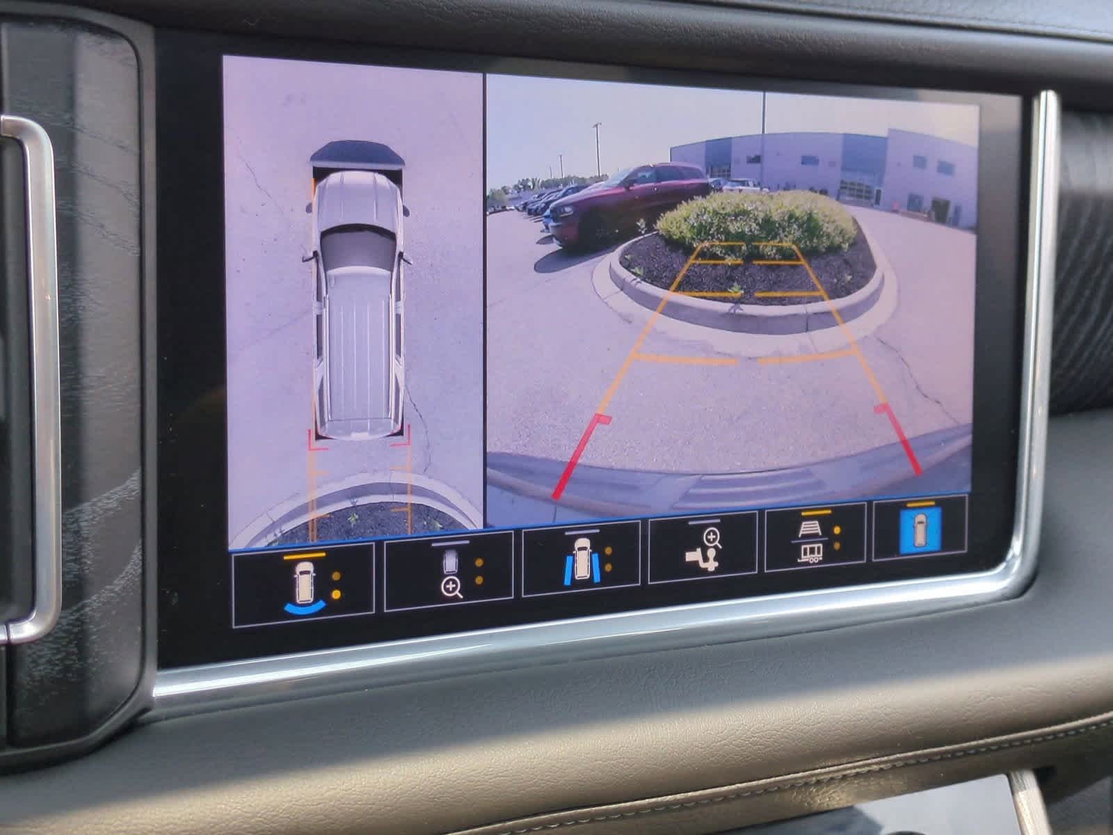 2021 GMC Yukon XL Denali 30