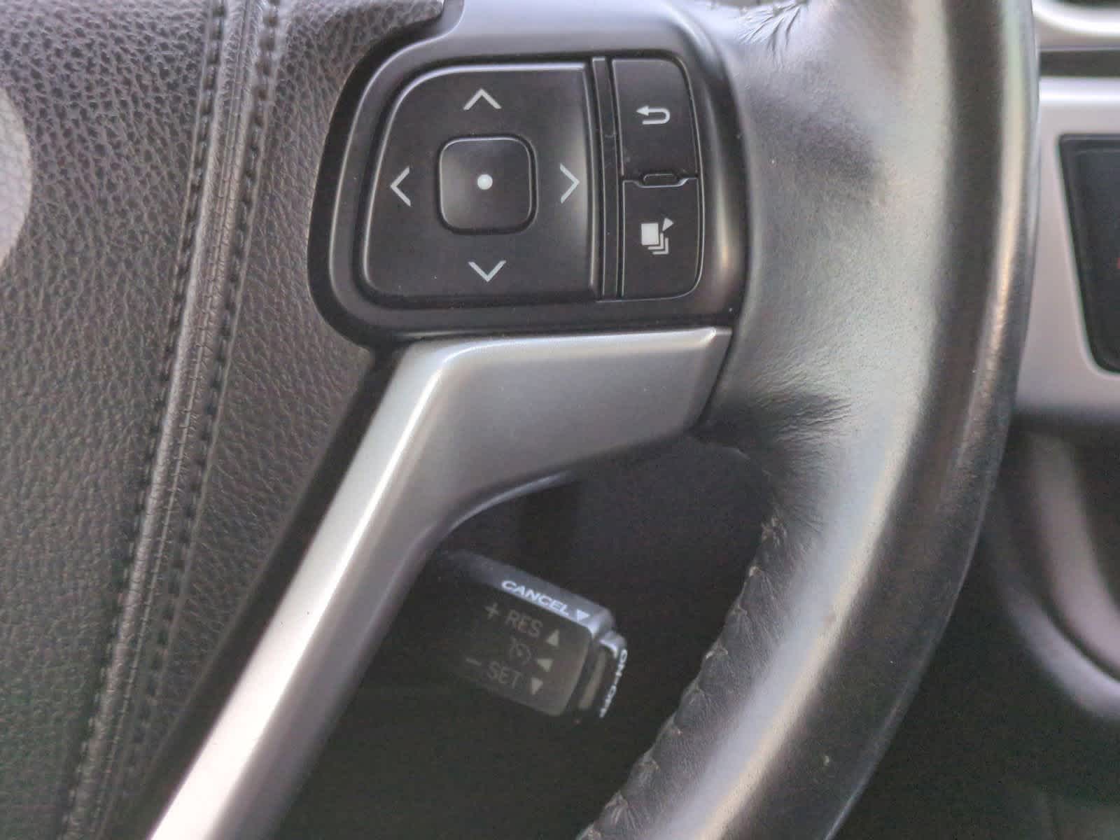 Thumbnail: 2014 Toyota Highlander - 26