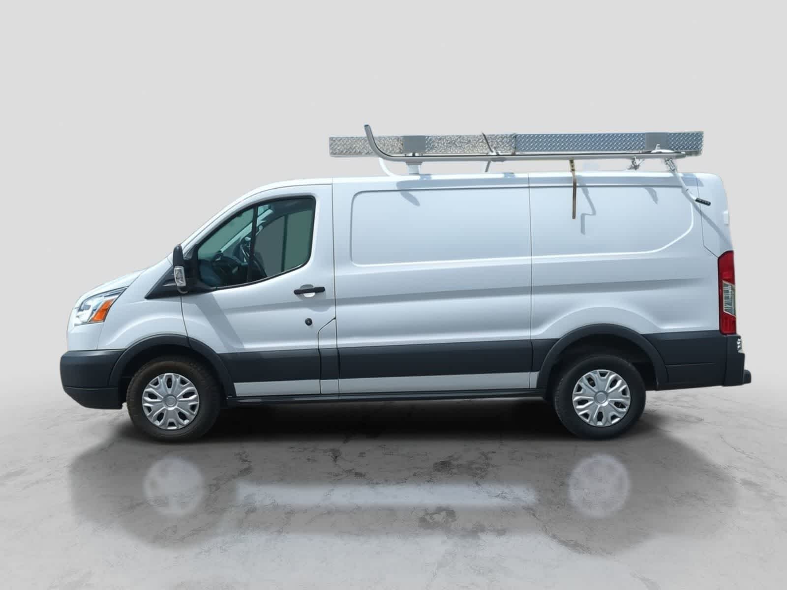 Thumbnail: 2018 Ford Transit Series - 5