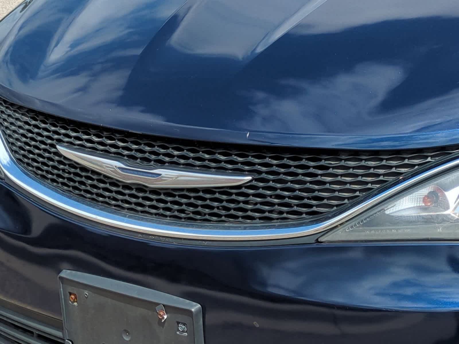 2017 Chrysler Pacifica Touring 12