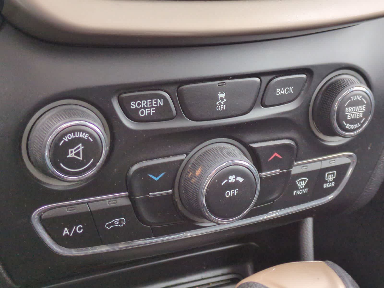 Thumbnail: 2014 Jeep Cherokee - 31