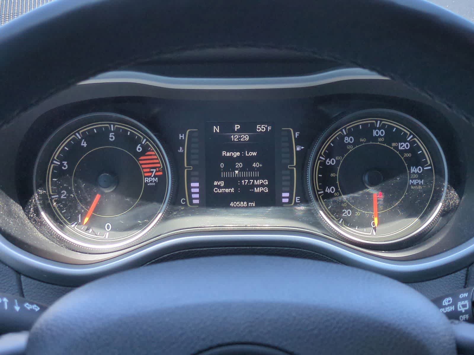 Thumbnail: 2018 Jeep Cherokee - 32