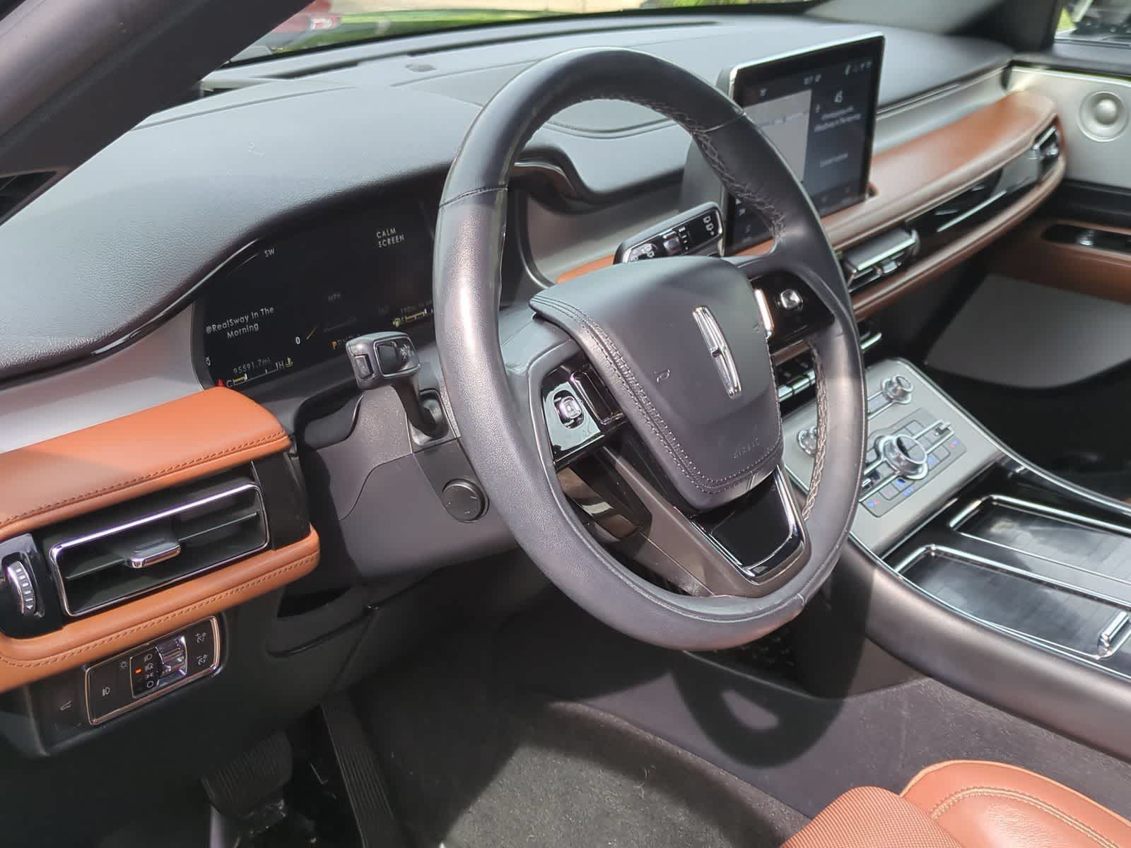 Thumbnail: 2022 Lincoln Aviator - 10