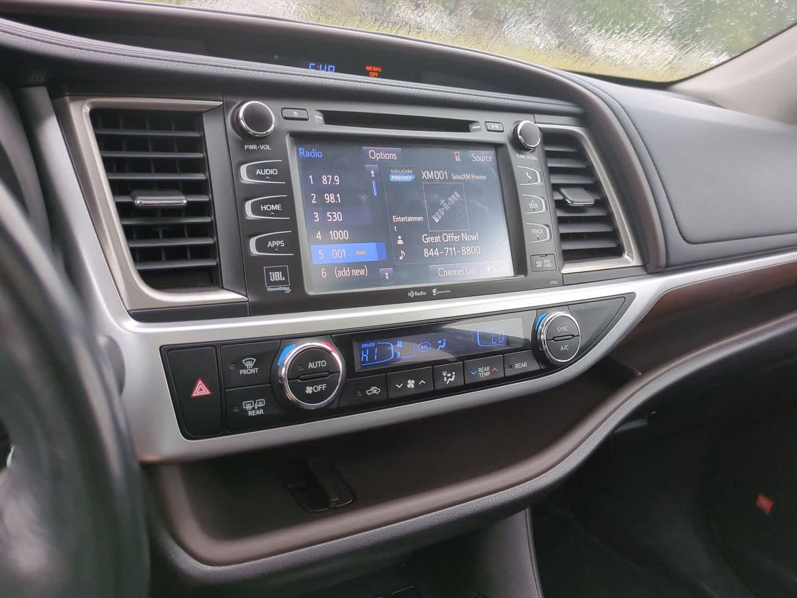 Thumbnail: 2015 Toyota Highlander - 29