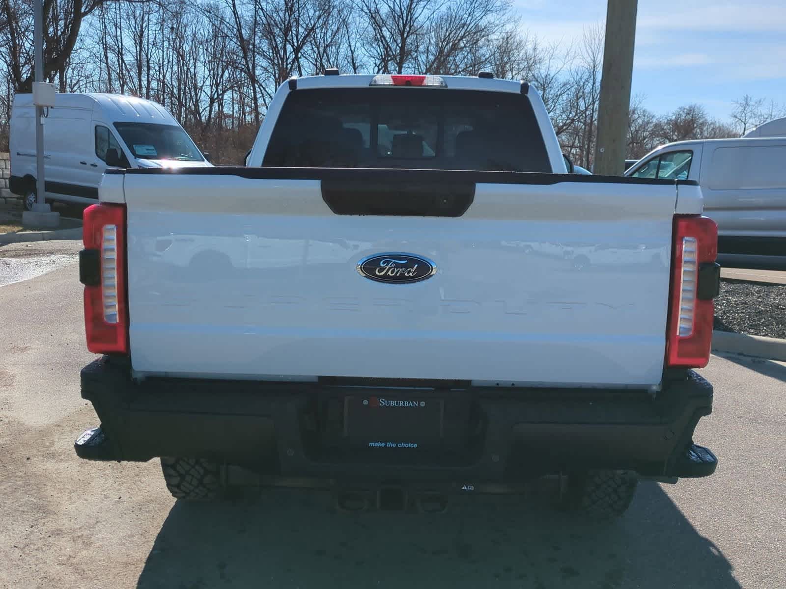 2025 Ford Econoline E-350 7