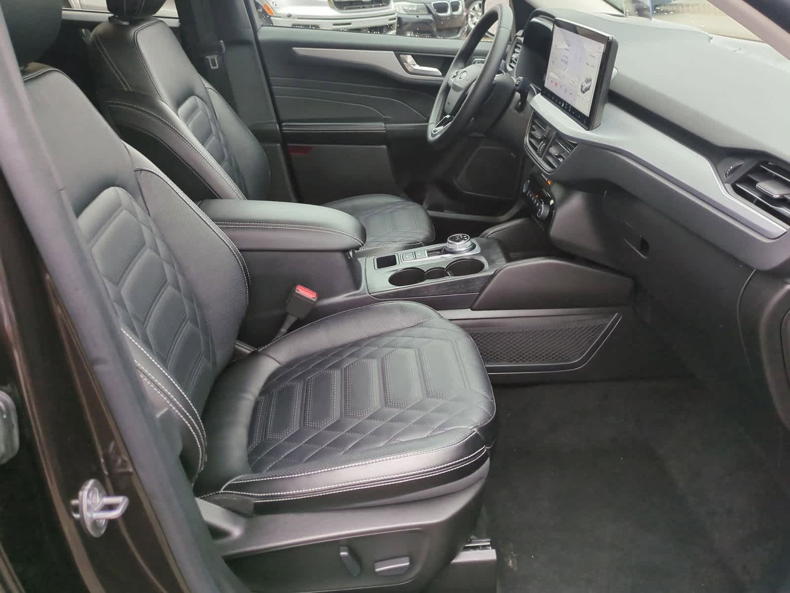 Thumbnail: 2023 Ford Escape - 21