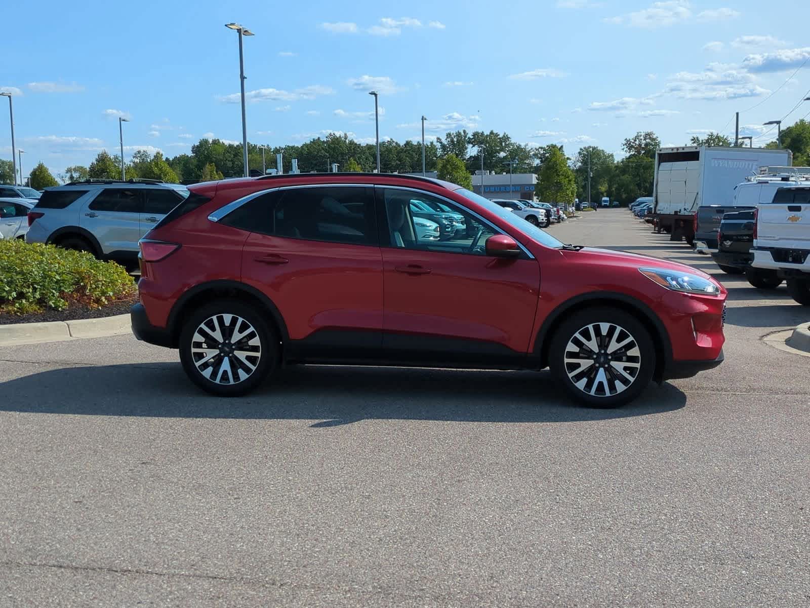 Thumbnail: 2020 Ford Escape - 9