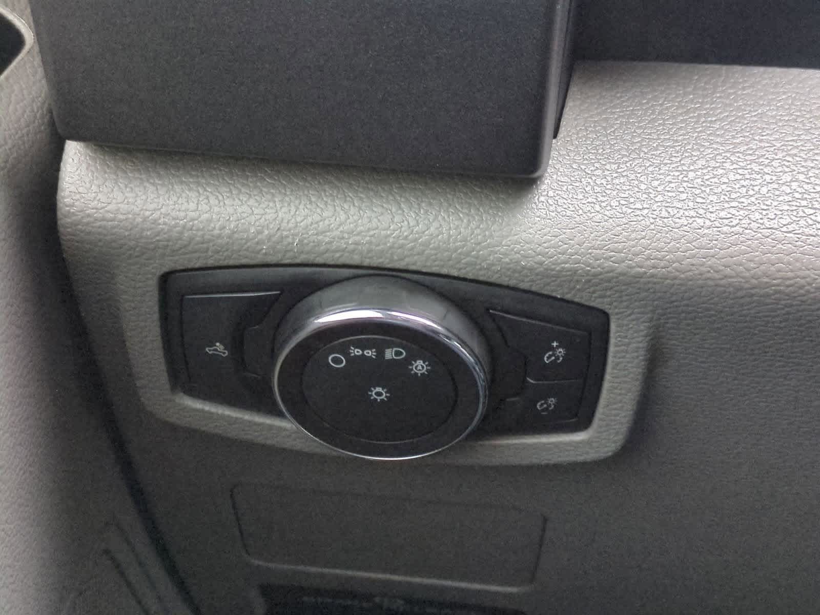 Thumbnail: 2018 Ford Econoline - 27