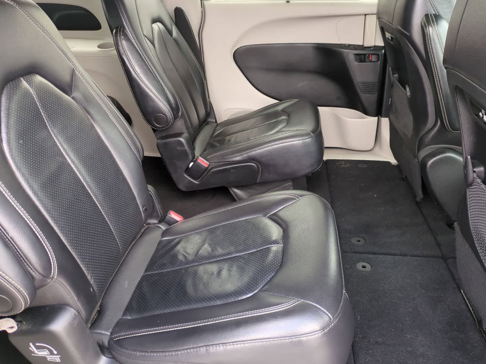 Thumbnail: 2022 Chrysler Pacifica - 20