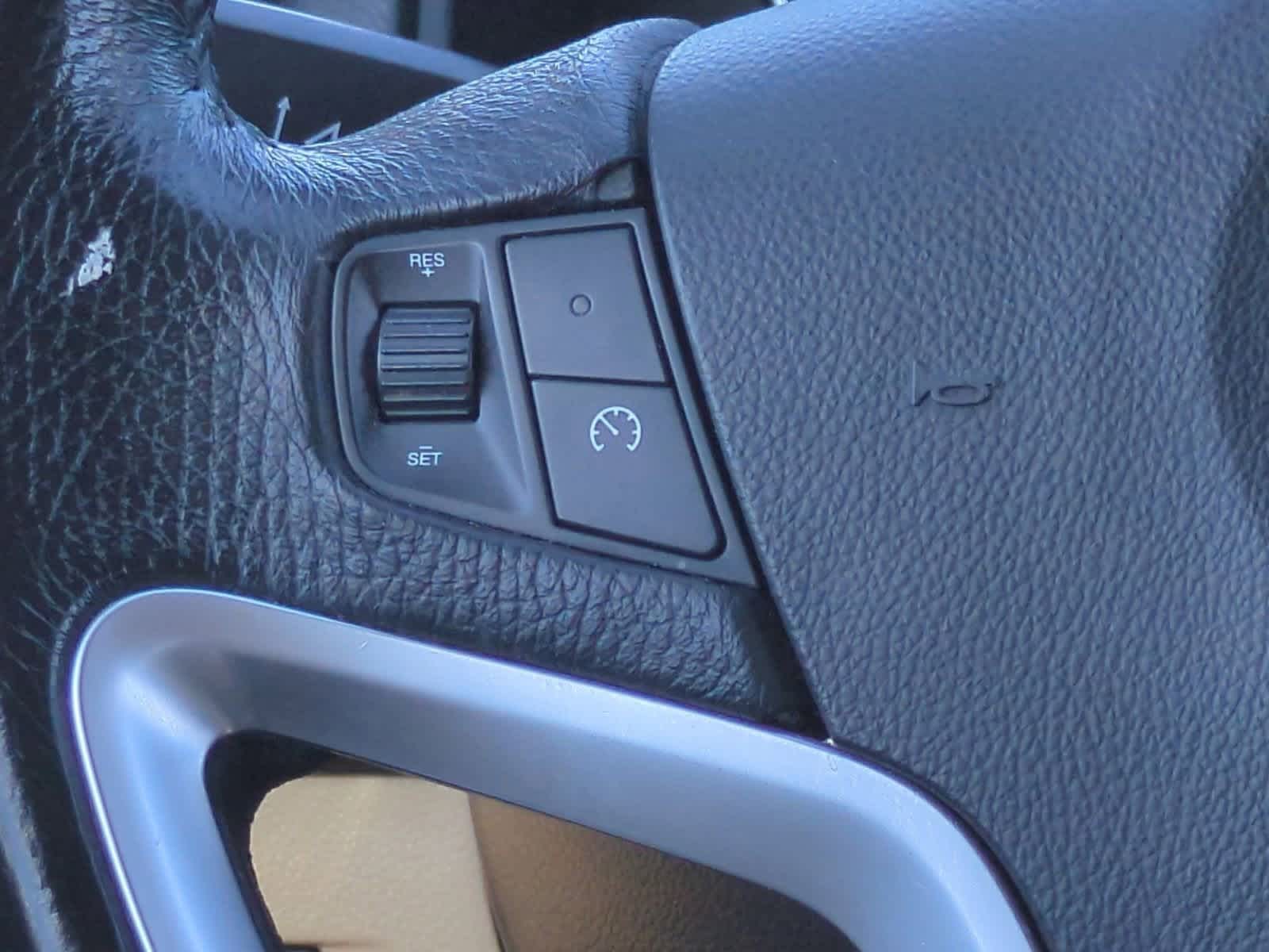 Thumbnail: 2009 Saturn VUE - 25