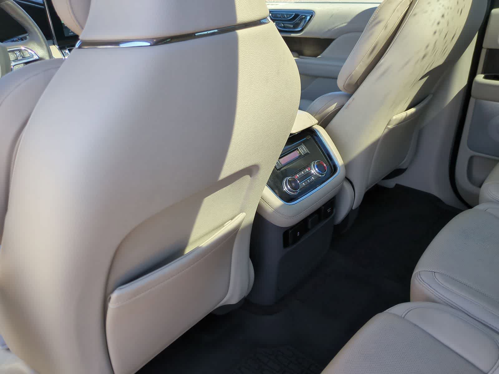 Thumbnail: 2021 Lincoln Navigator - 18