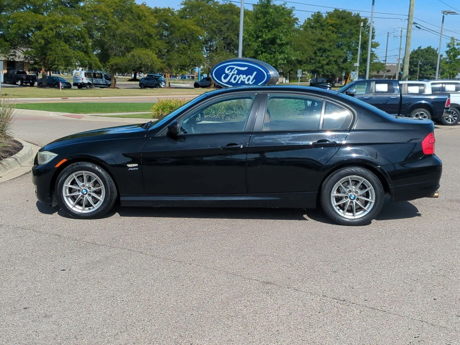 Thumbnail: 2010 BMW 3 Series - 5