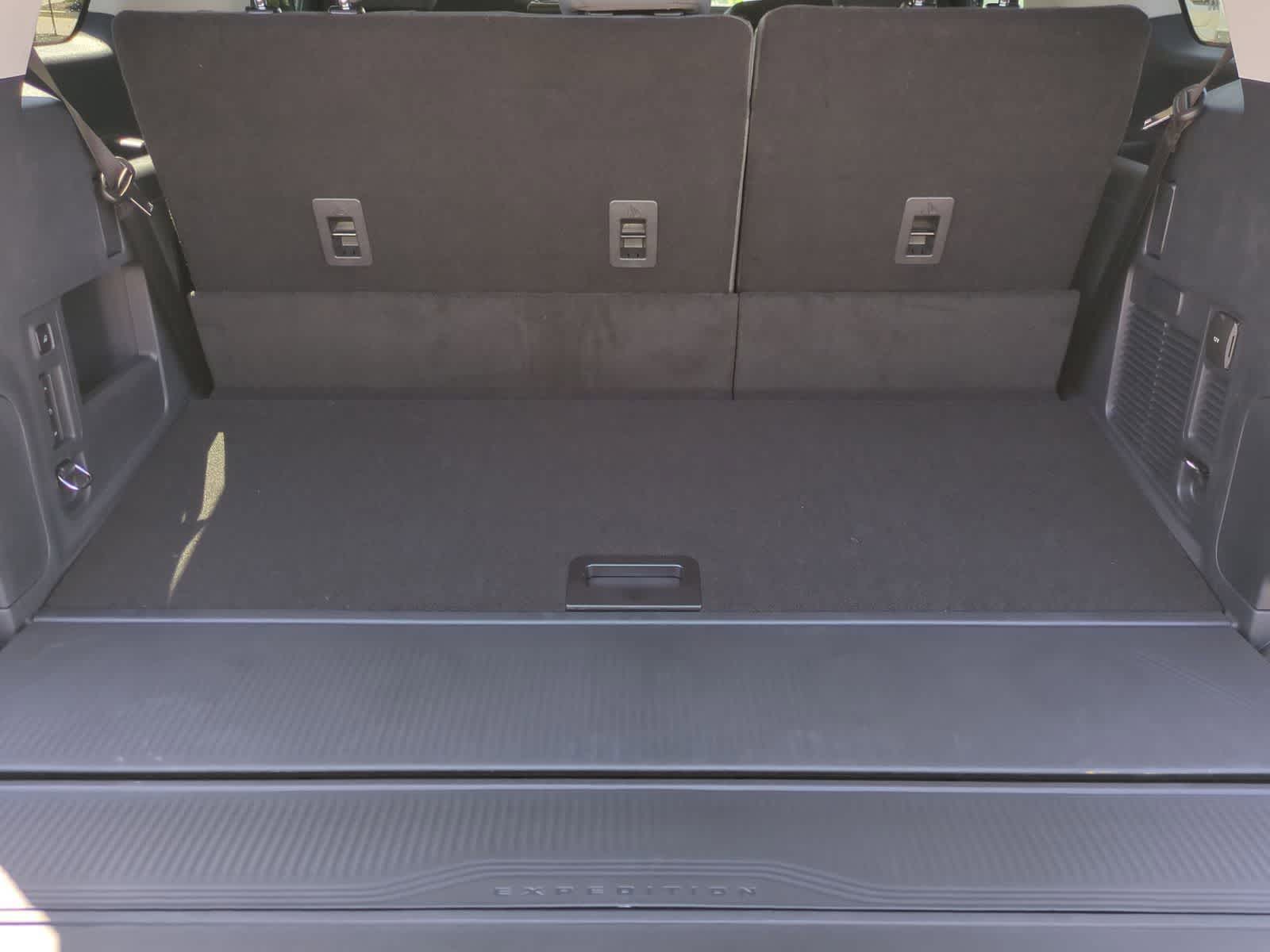 Thumbnail: 2026 Ford Expedition - 33