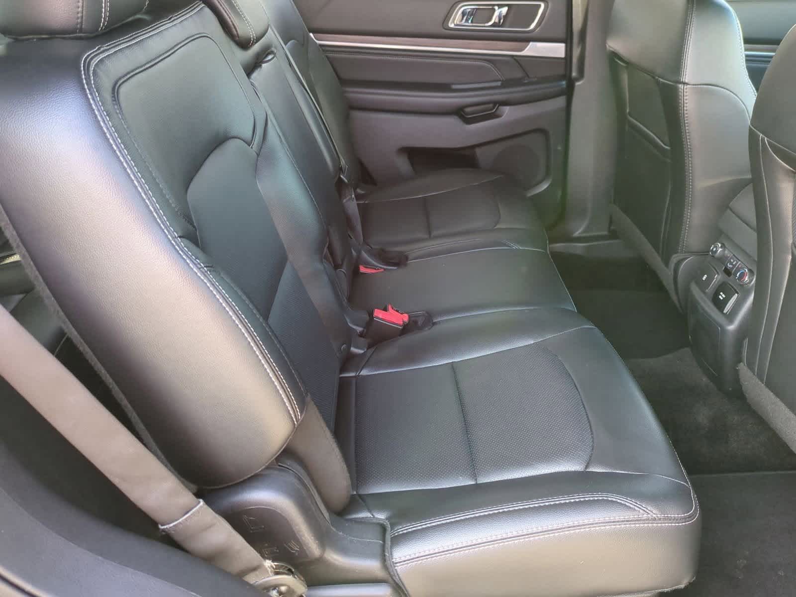 Thumbnail: 2016 Ford Explorer - 20