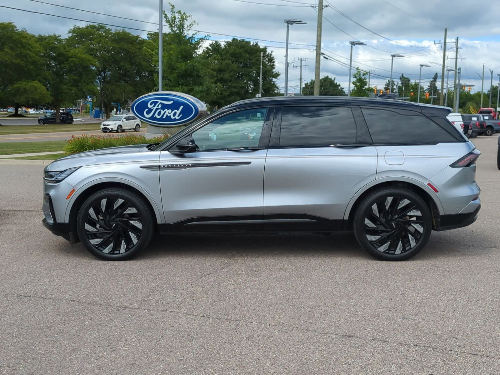 Thumbnail: 2024 Lincoln Nautilus - 5