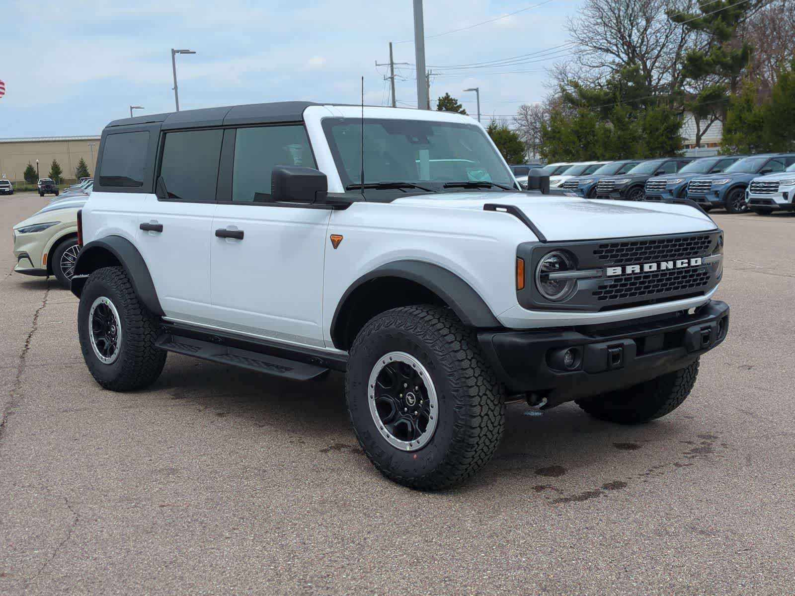 Thumbnail: 2026 Ford Bronco - 2