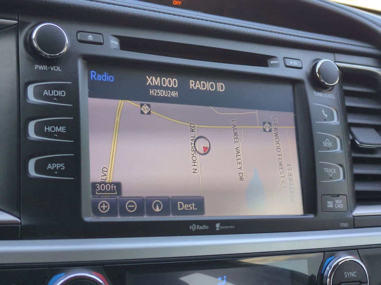 Thumbnail: 2014 Toyota Highlander - 30