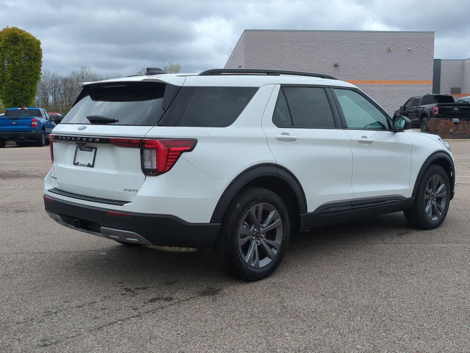 Thumbnail: 2026 Ford Explorer - 8