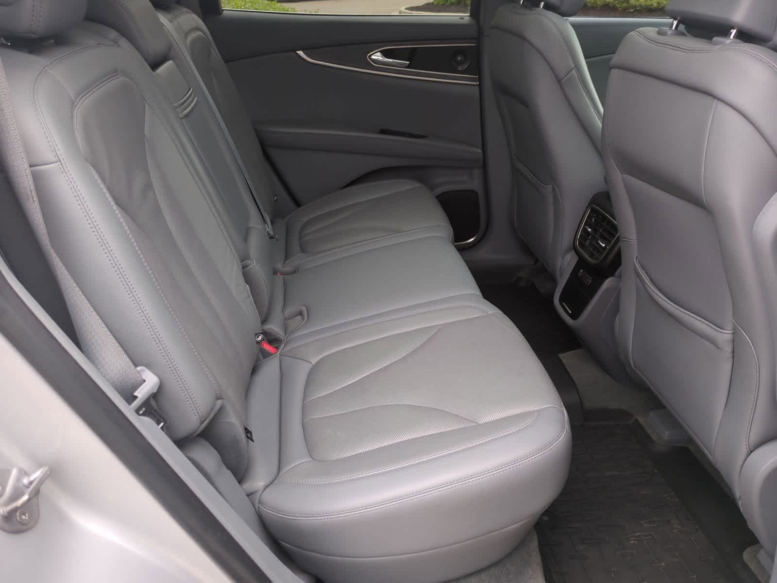 Thumbnail: 2019 Lincoln Nautilus - 21