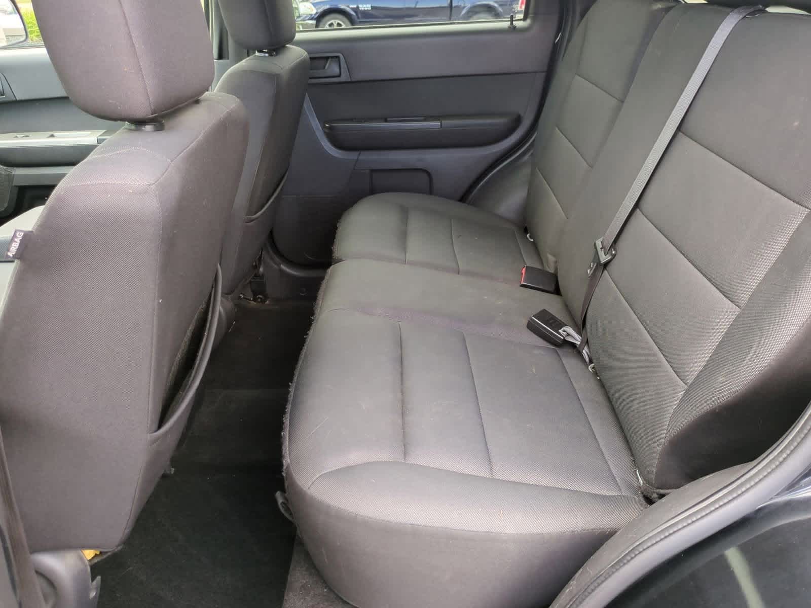 Thumbnail: 2011 Ford Escape - 20