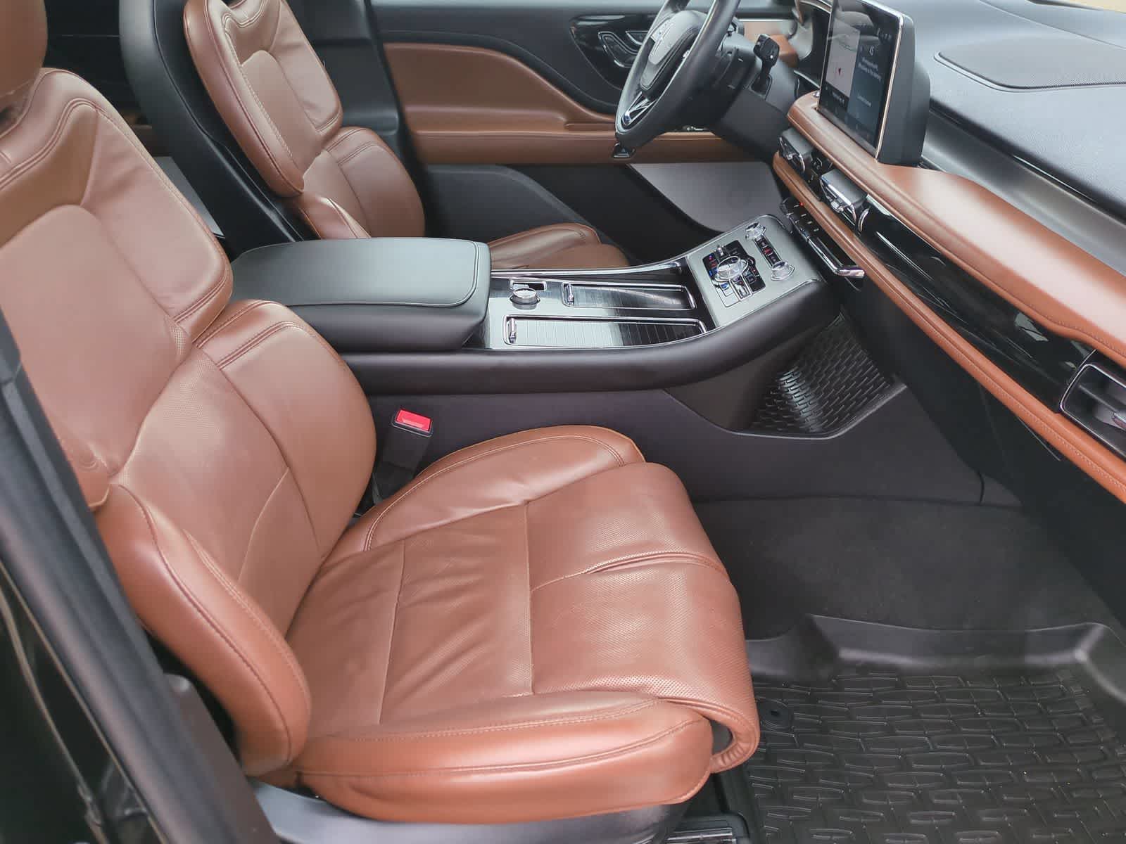 Thumbnail: 2022 Lincoln Aviator - 23