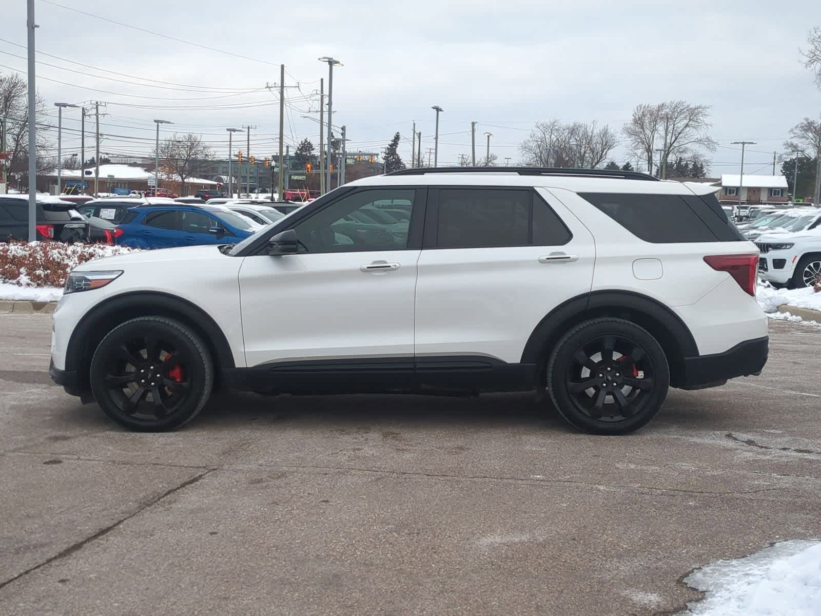 Thumbnail: 2022 Ford Explorer - 5