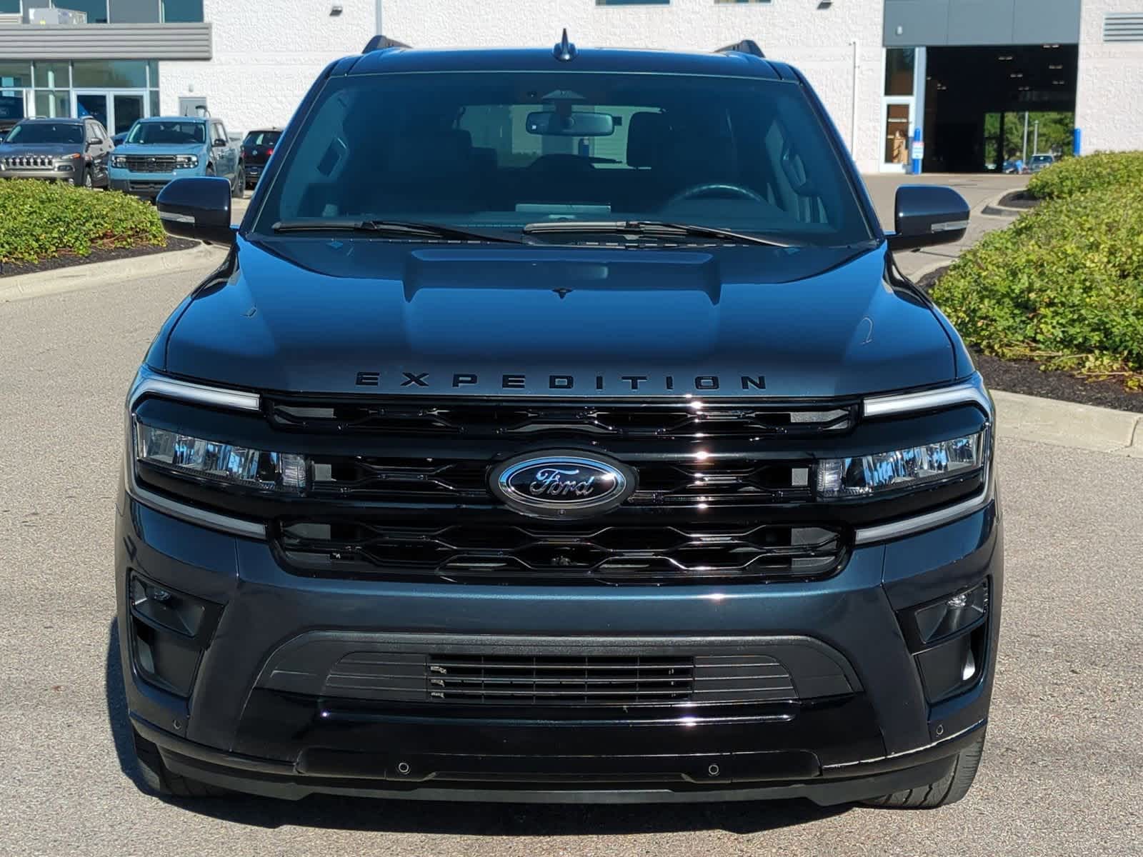 2024 Ford Expedition MAX Limited photo 3