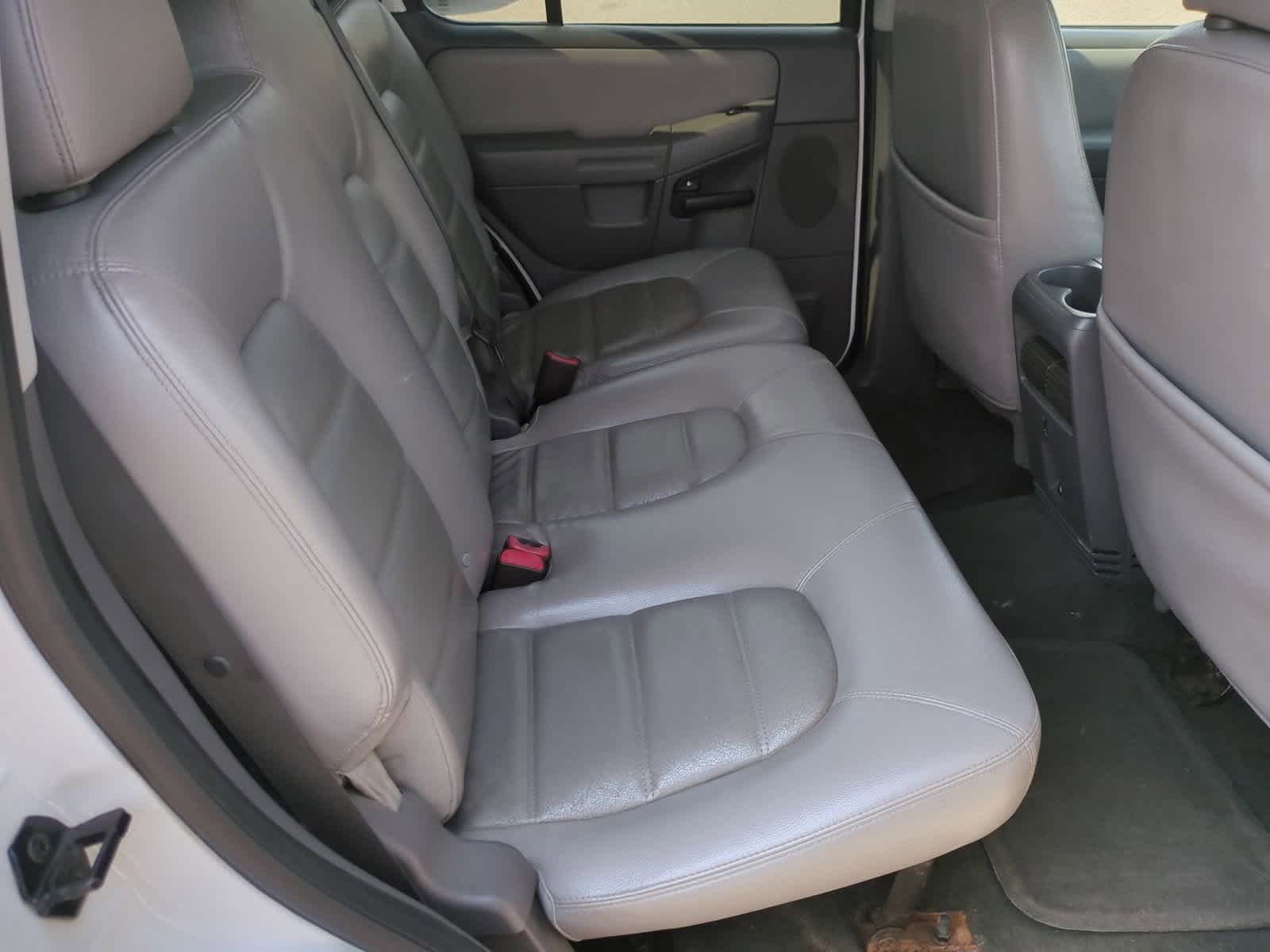 2005 Ford Explorer XLT 19