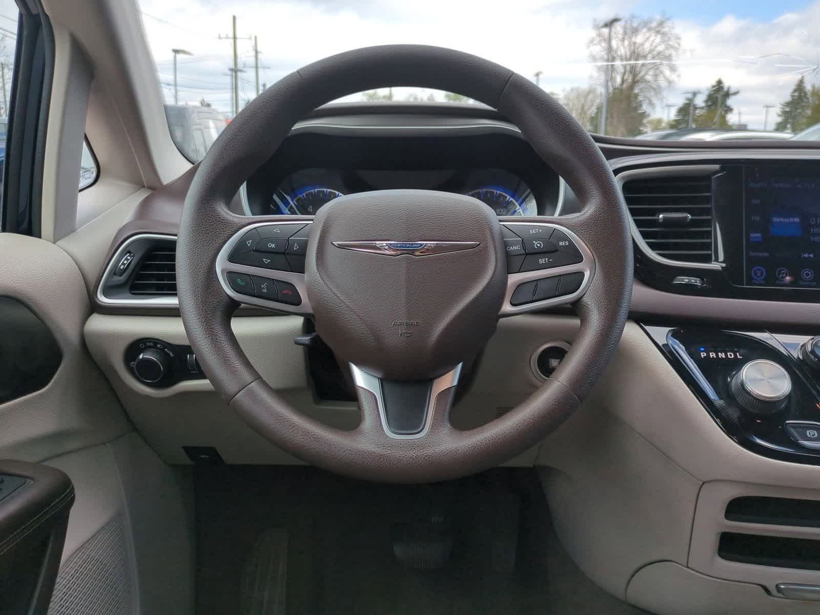 2017 Chrysler Pacifica Touring 22