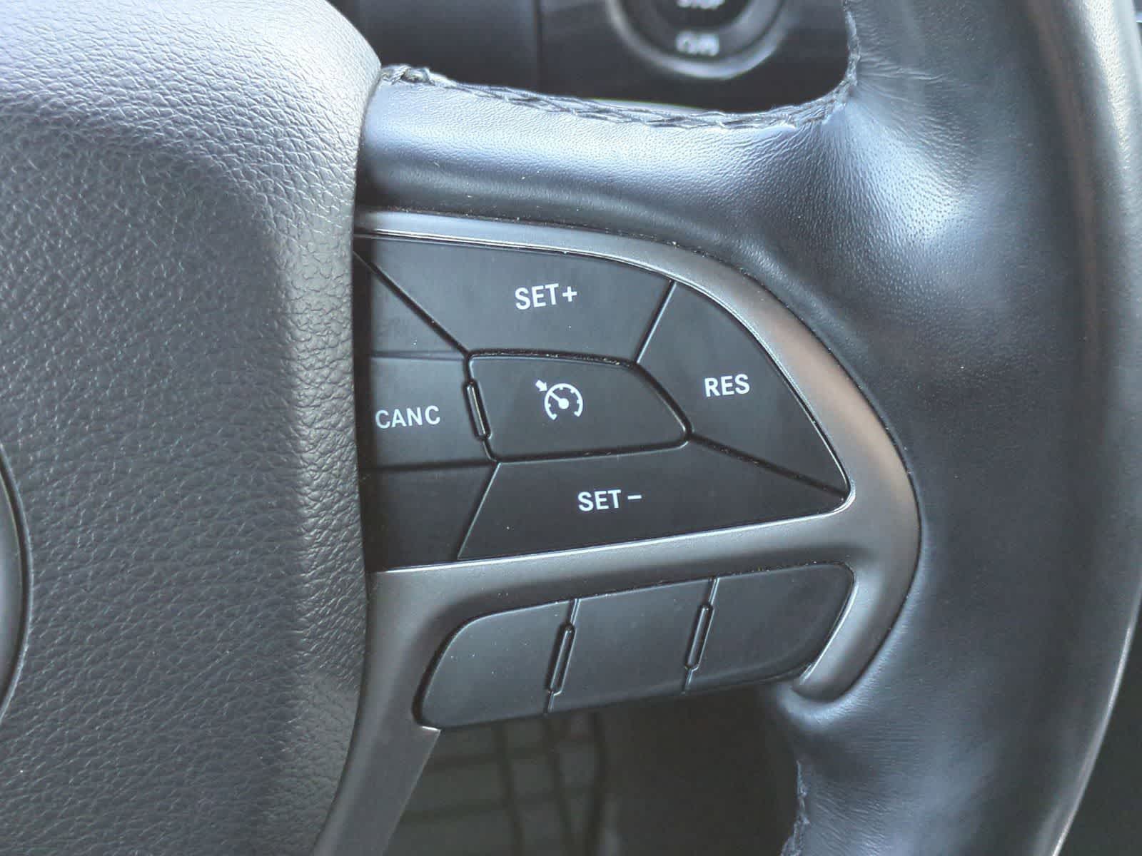 Thumbnail: 2019 Jeep Grand Cherokee - 24