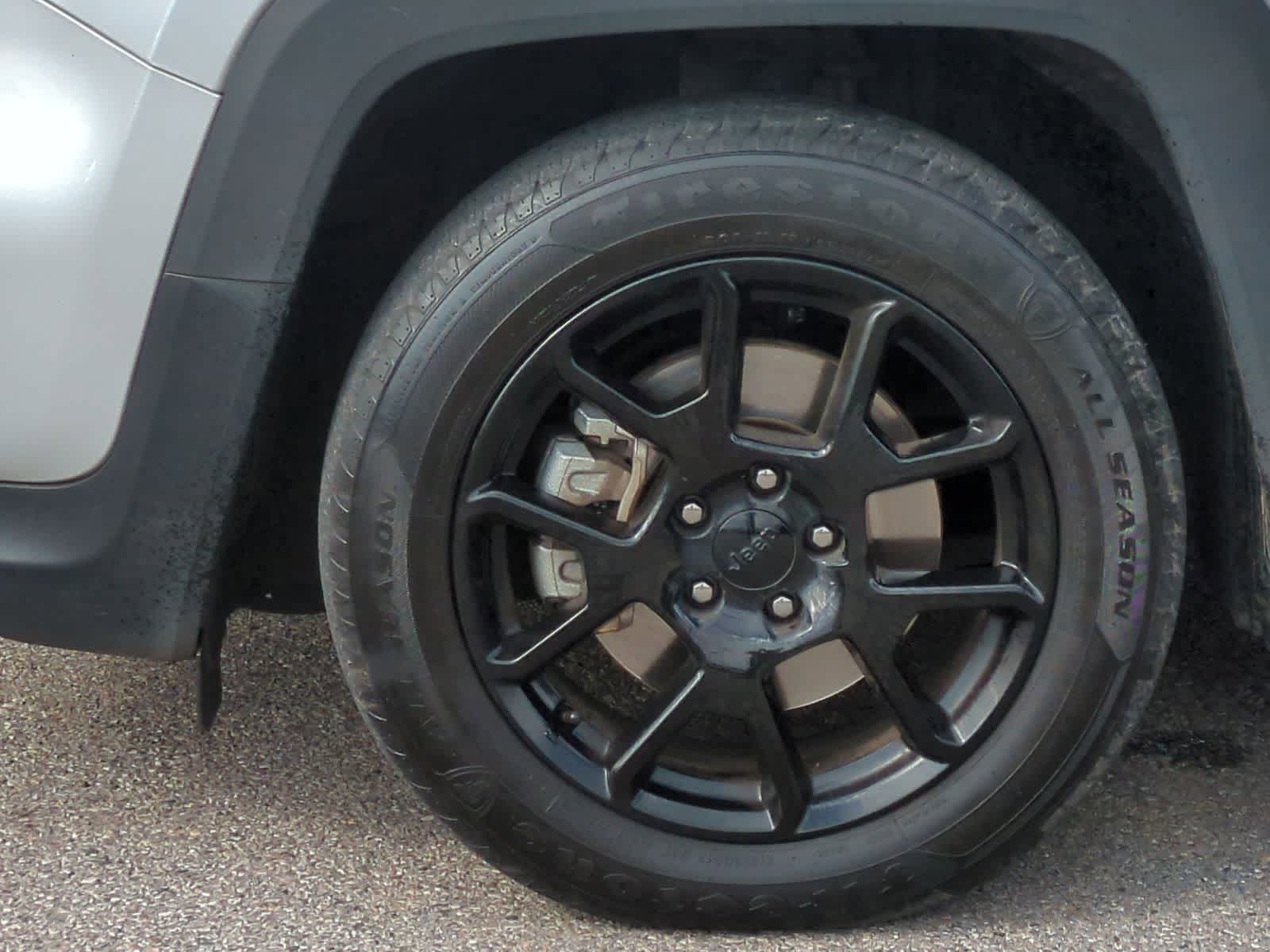 Thumbnail: 2020 Jeep Renegade - 15