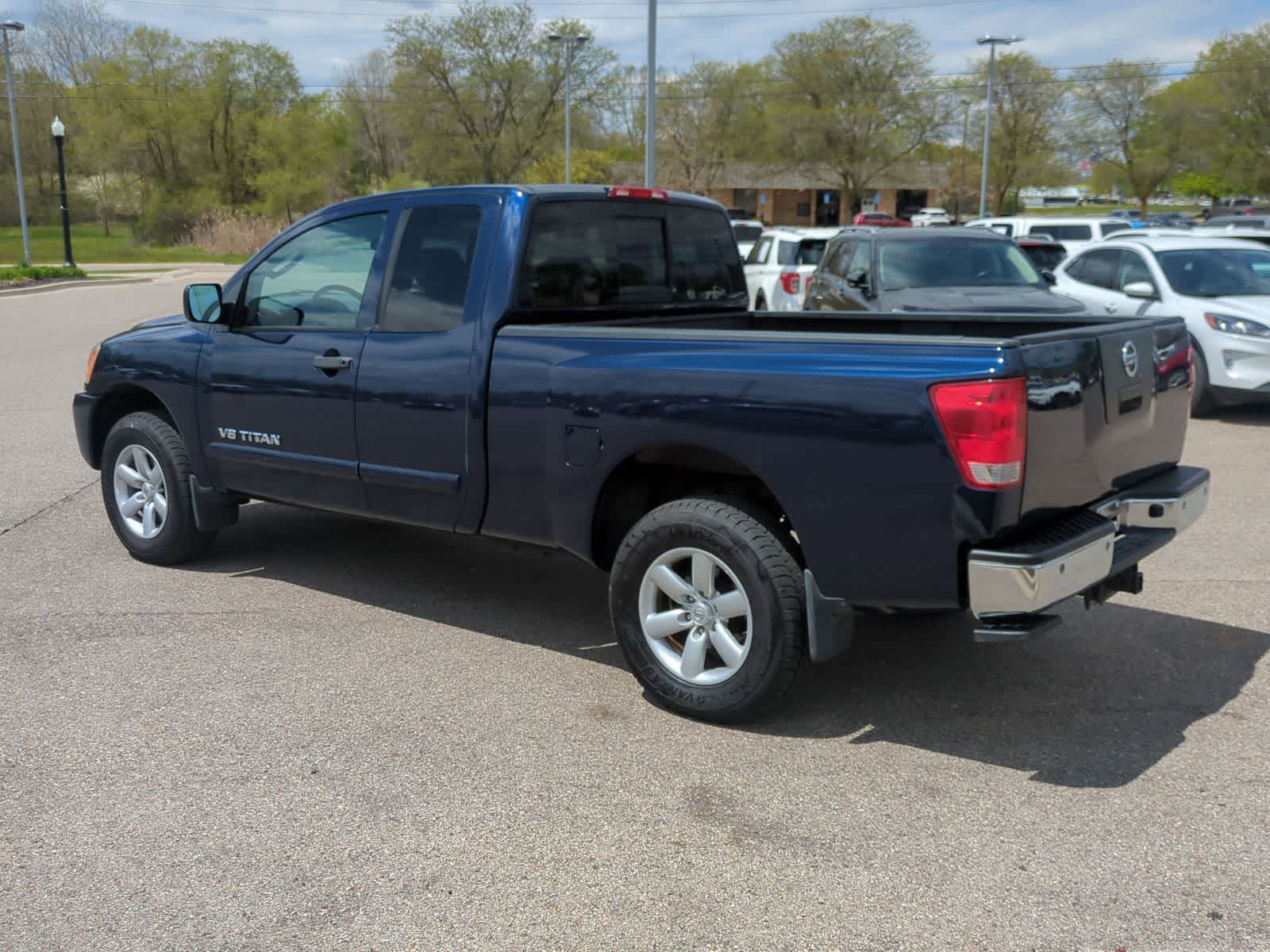 Thumbnail: 2011 Nissan Titan - 6