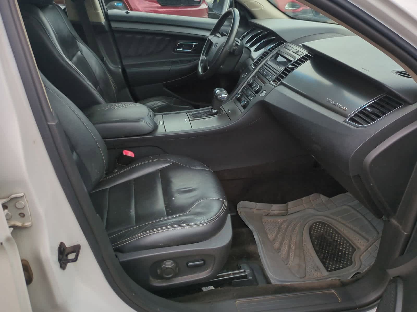 Thumbnail: 2012 Ford Taurus - 23