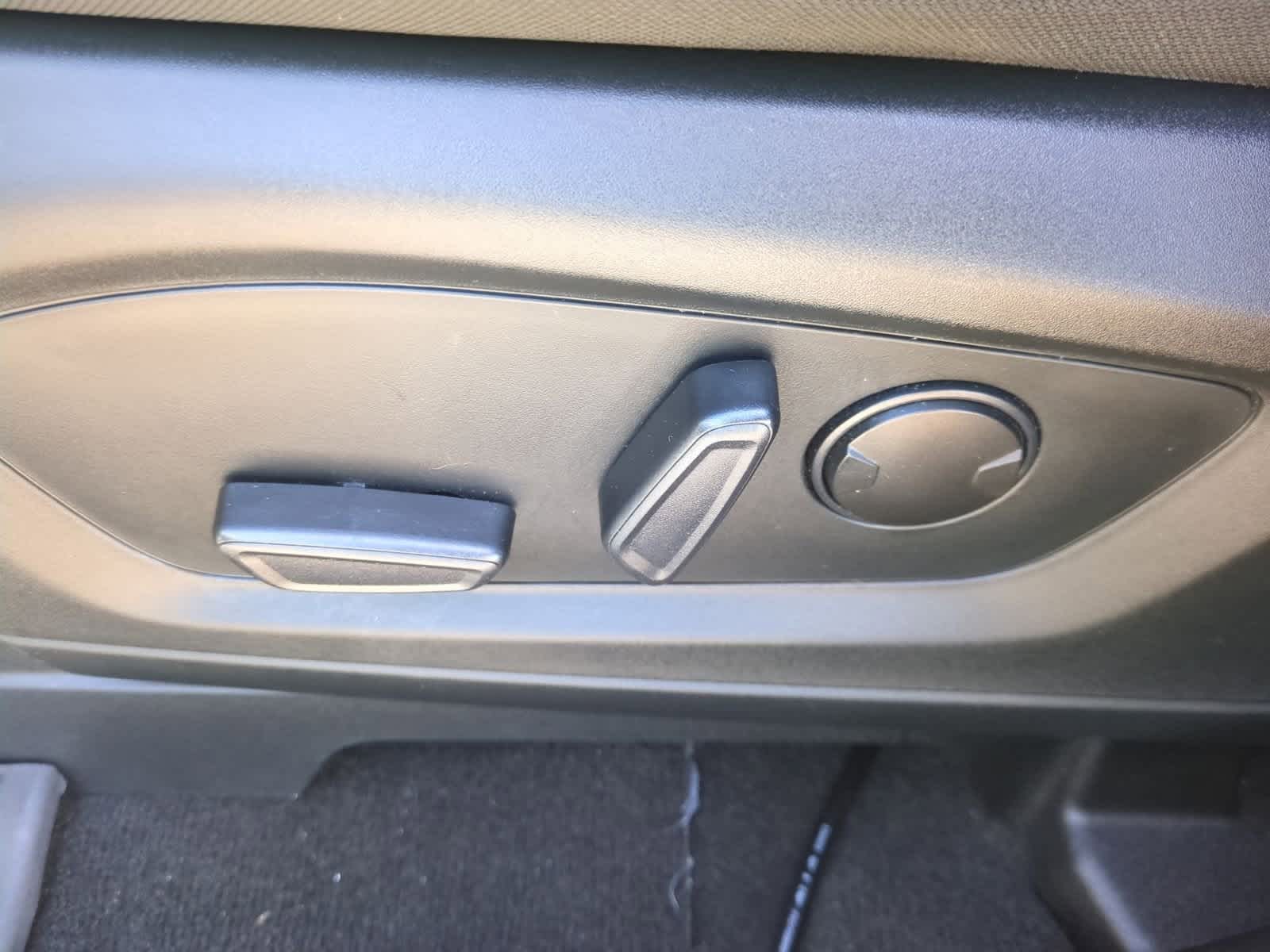 Thumbnail: 2020 Ford Explorer - 17