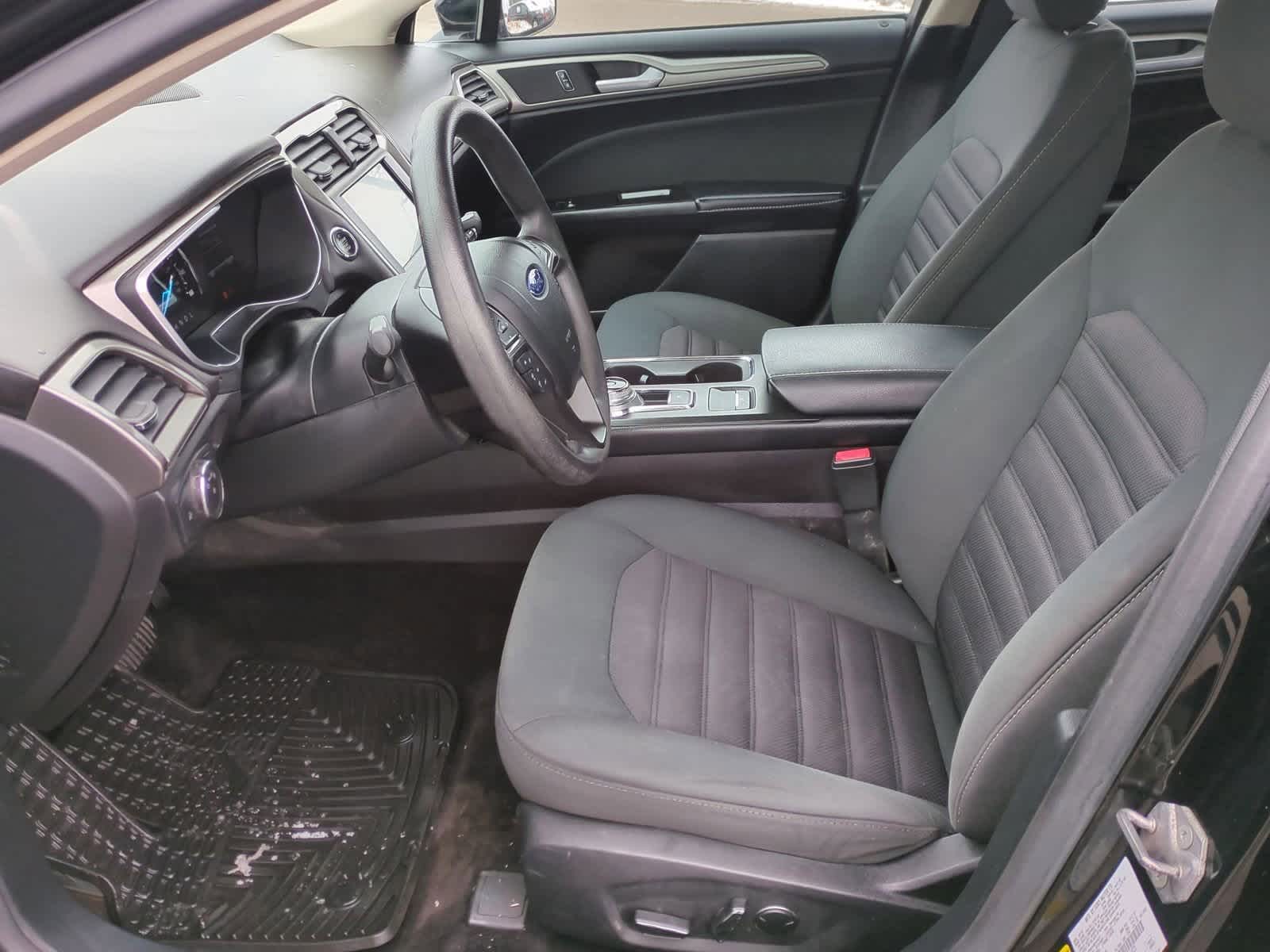 Thumbnail: 2017 Ford Fusion - 16