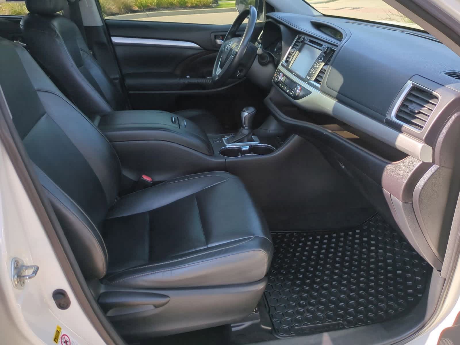 Thumbnail: 2014 Toyota Highlander - 23