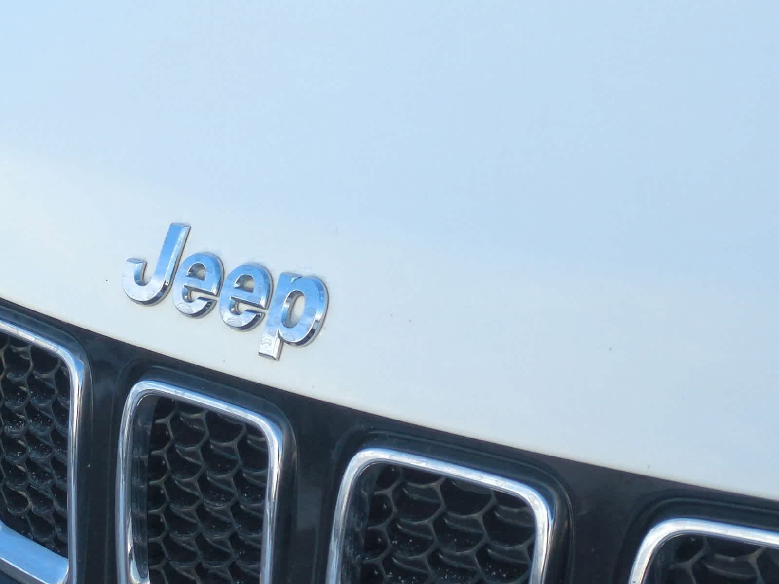 Thumbnail: 2021 Jeep Compass - 12