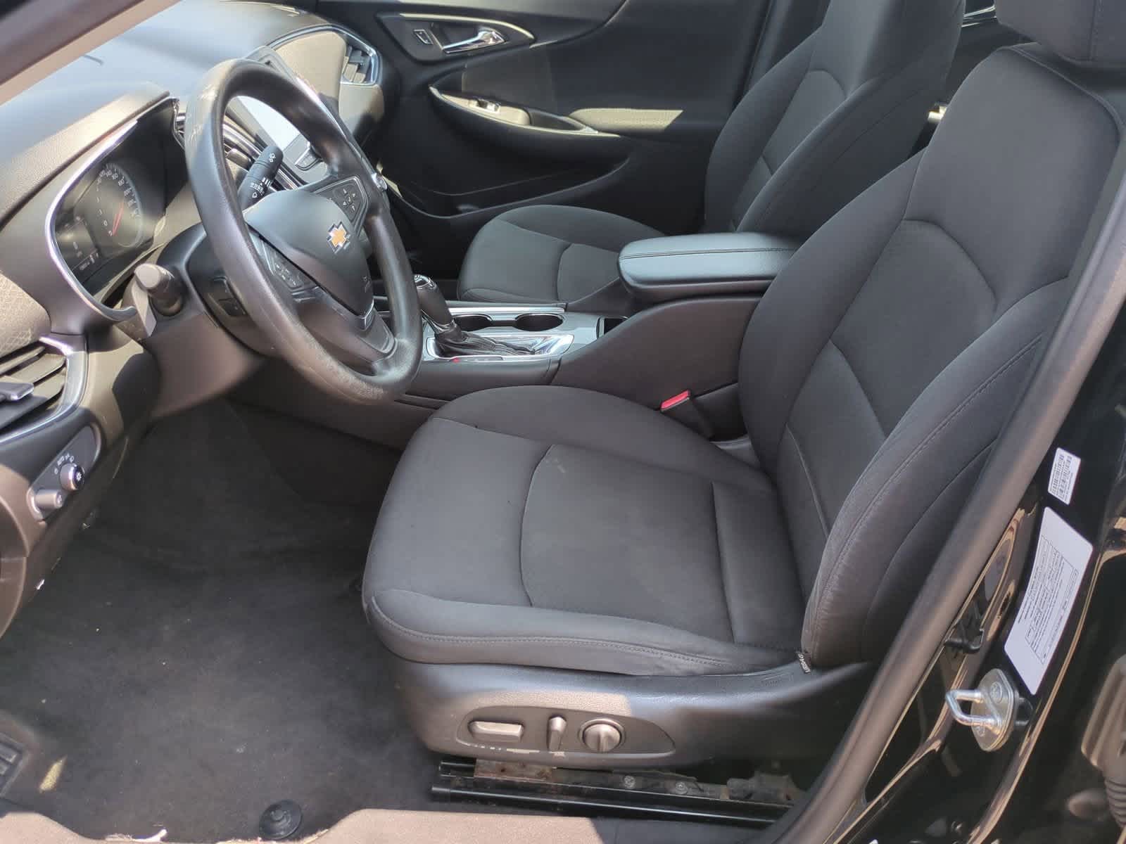 Thumbnail: 2016 Chevrolet Malibu - 16