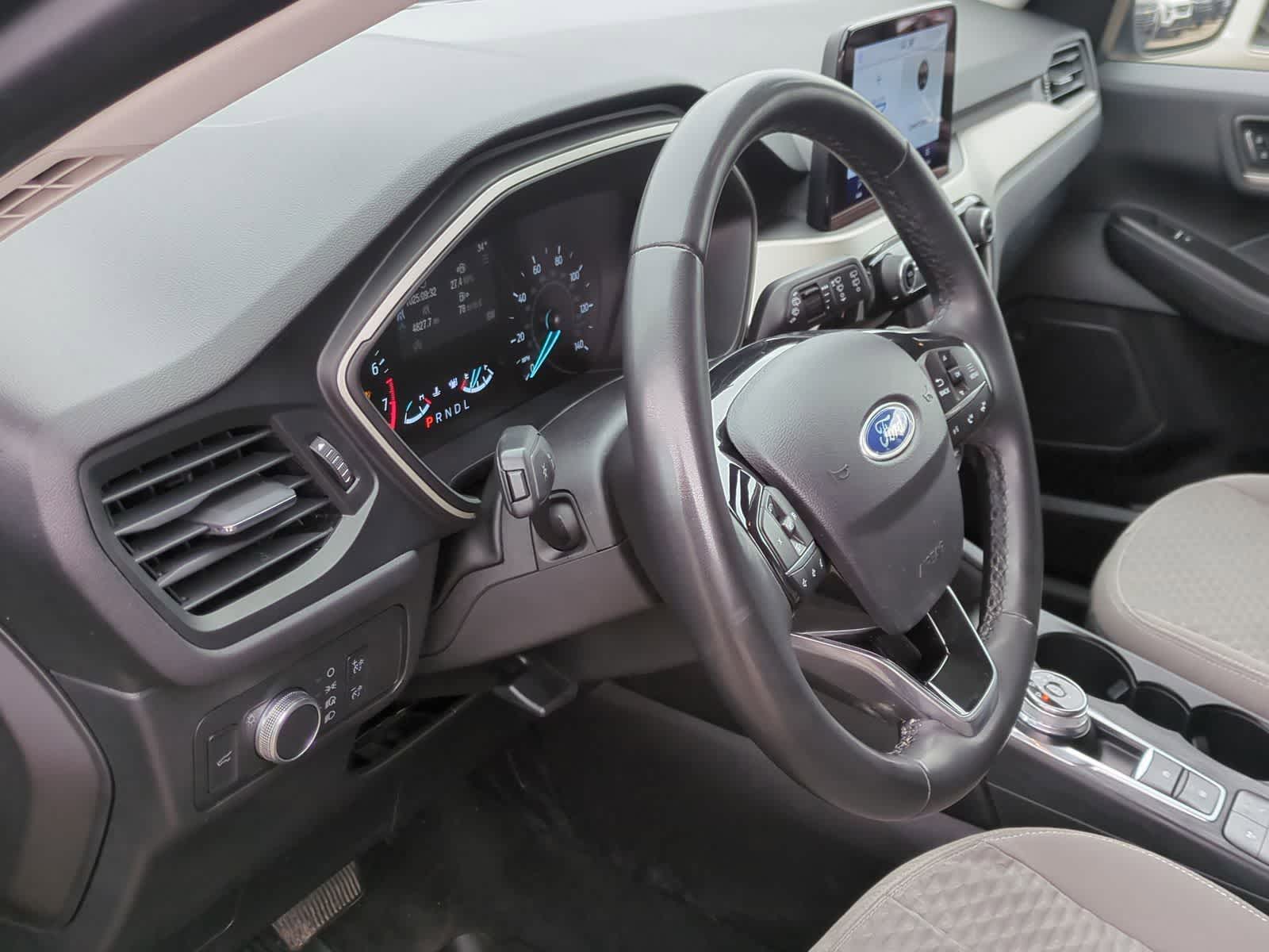 Thumbnail: 2021 Ford Escape - 10