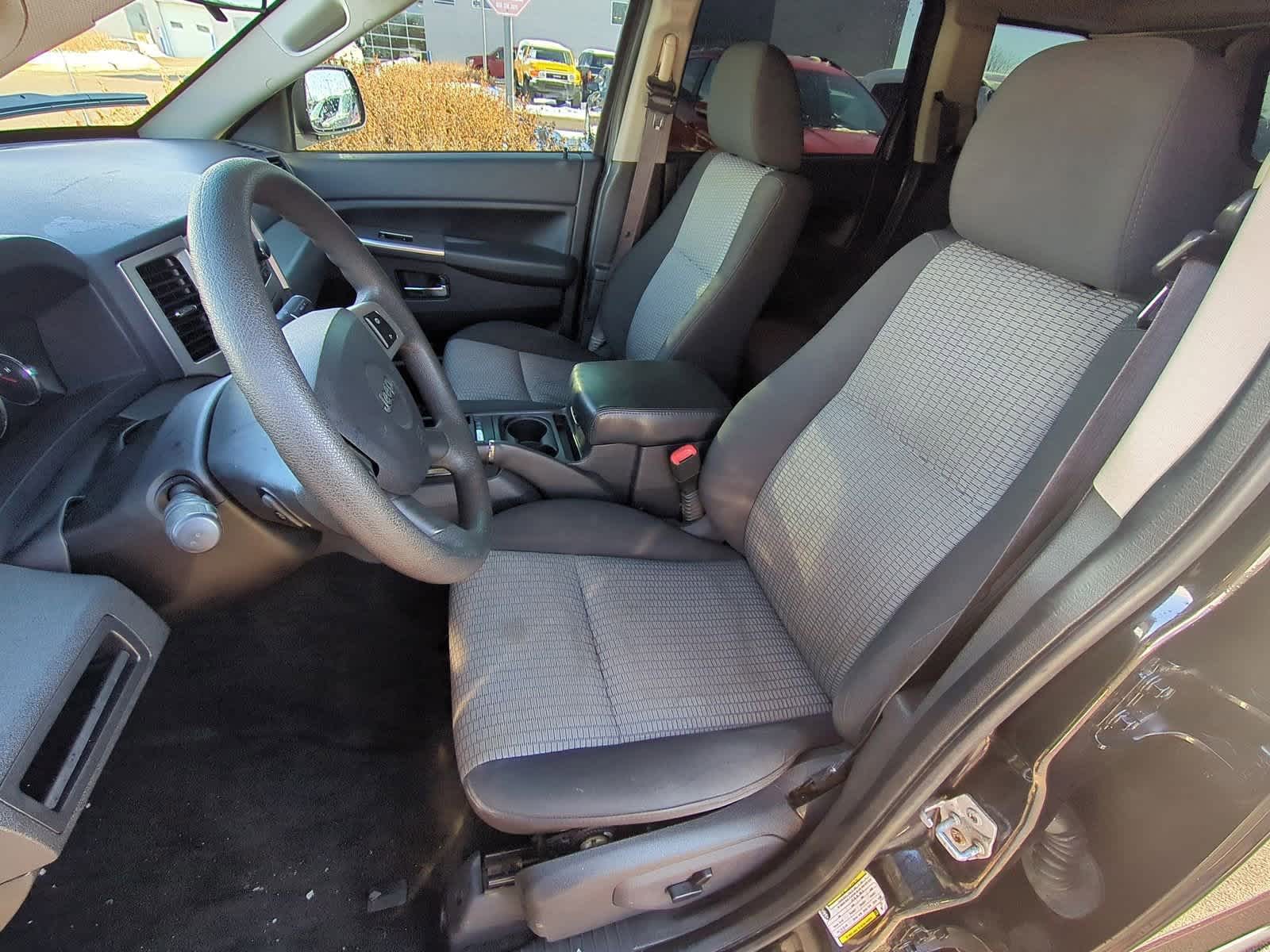 Thumbnail: 2009 Jeep Grand Cherokee - 16