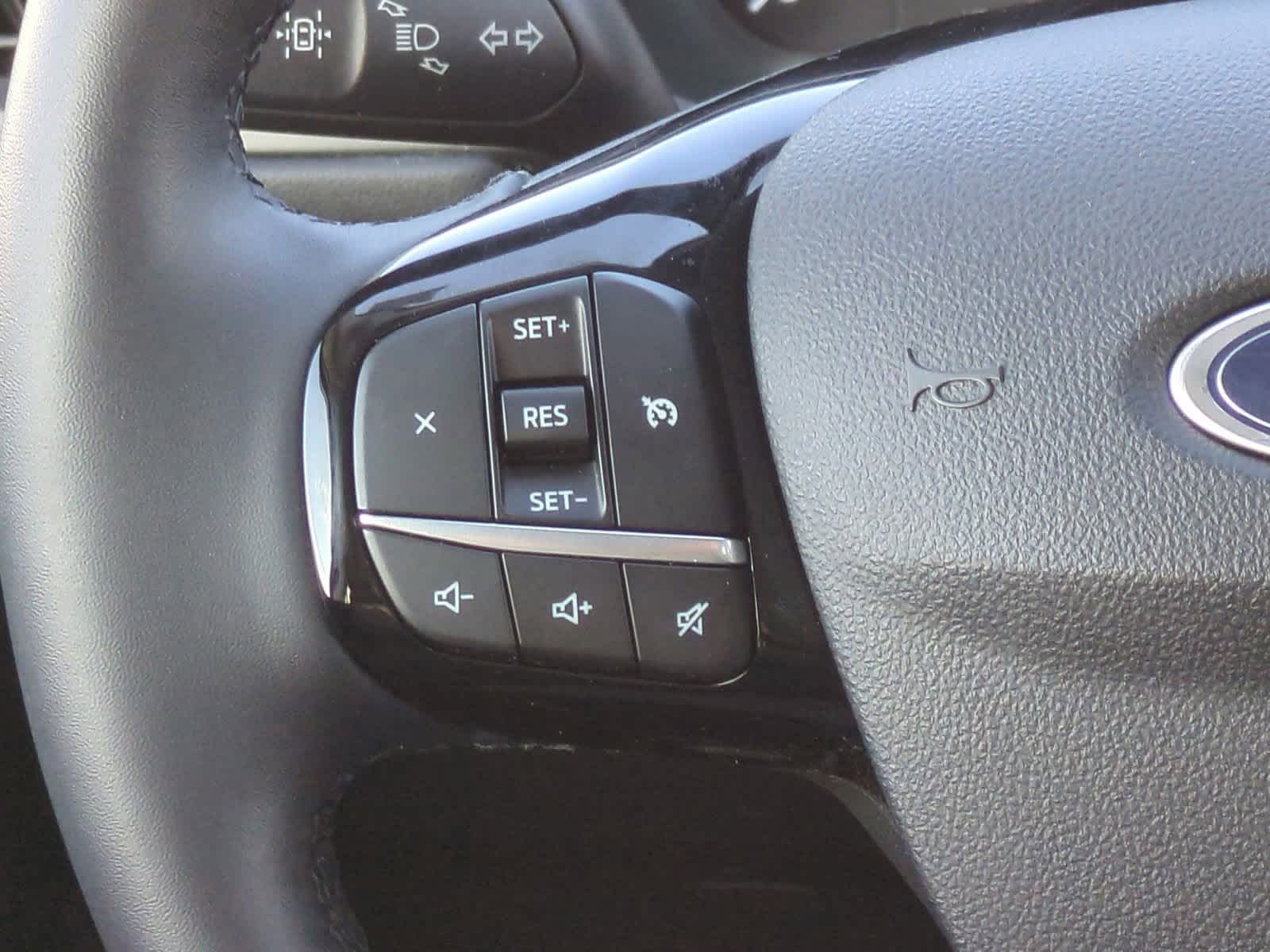 Thumbnail: 2022 Ford Escape - 23