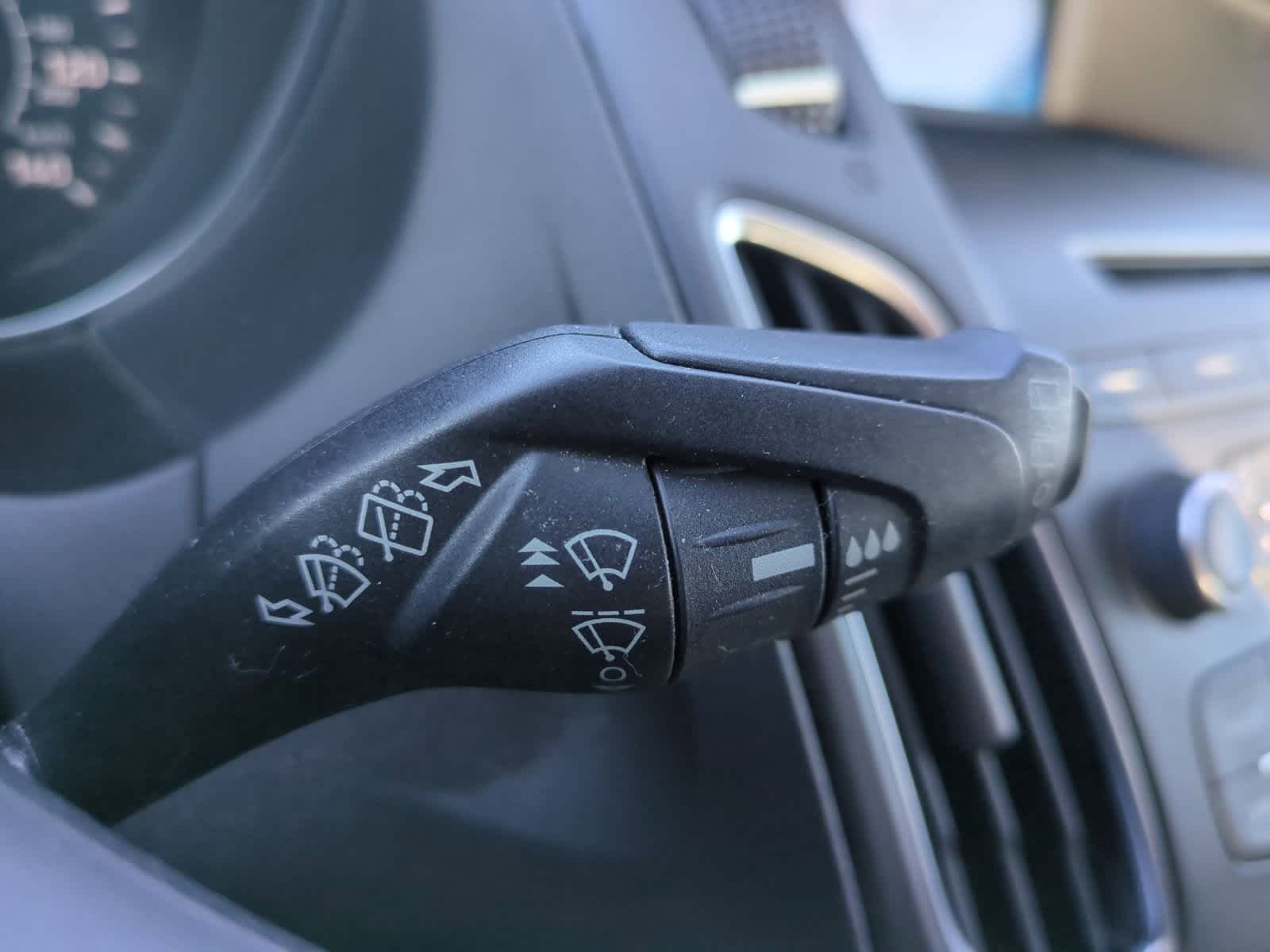 Thumbnail: 2015 Ford Focus - 25