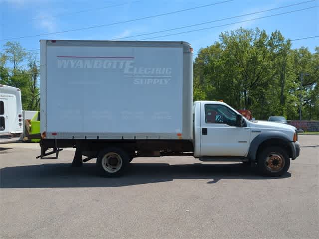2005 Ford Econoline E-550 6